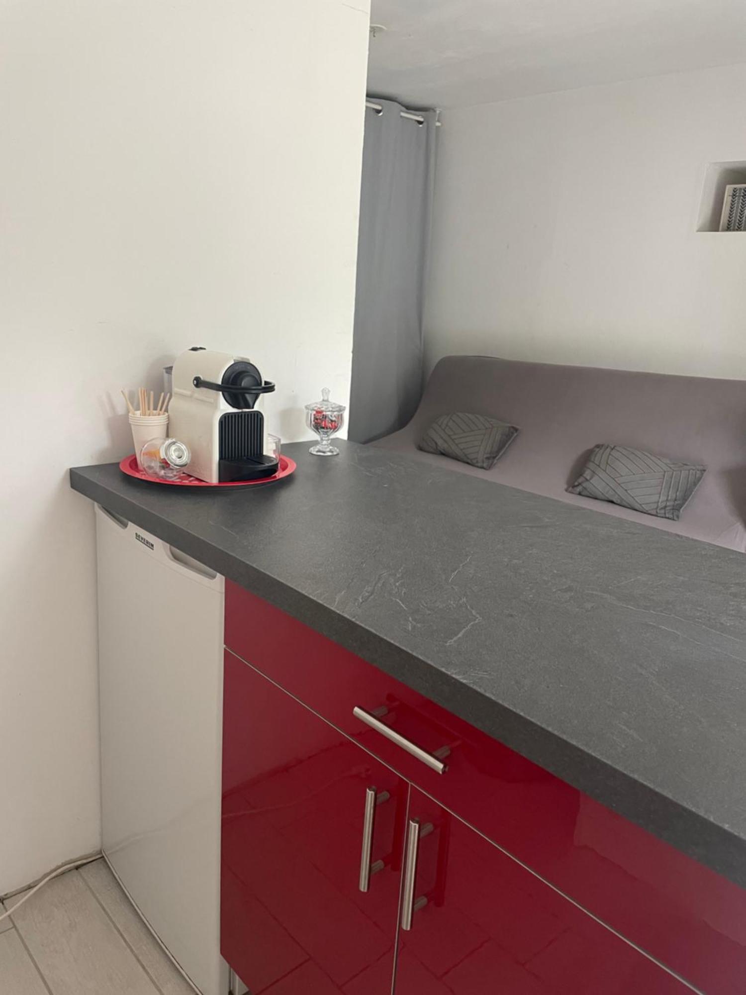 Petit Studio Aux Portes Du Beaujolais Saint-Germain-Nuelles ภายนอก รูปภาพ